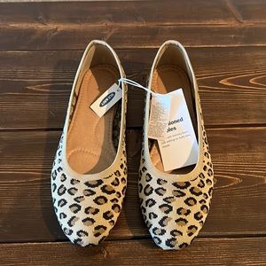 Old Navy leopard flats NWT